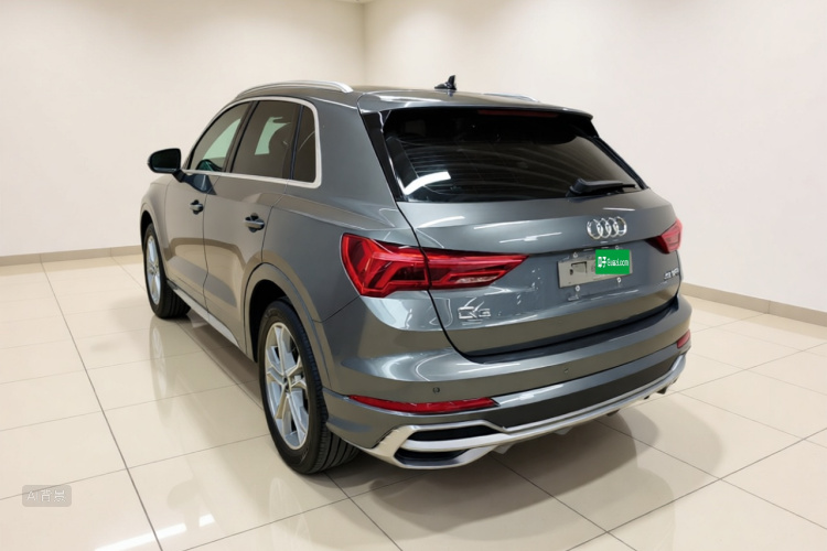 Audi Q3 2021 car image #5