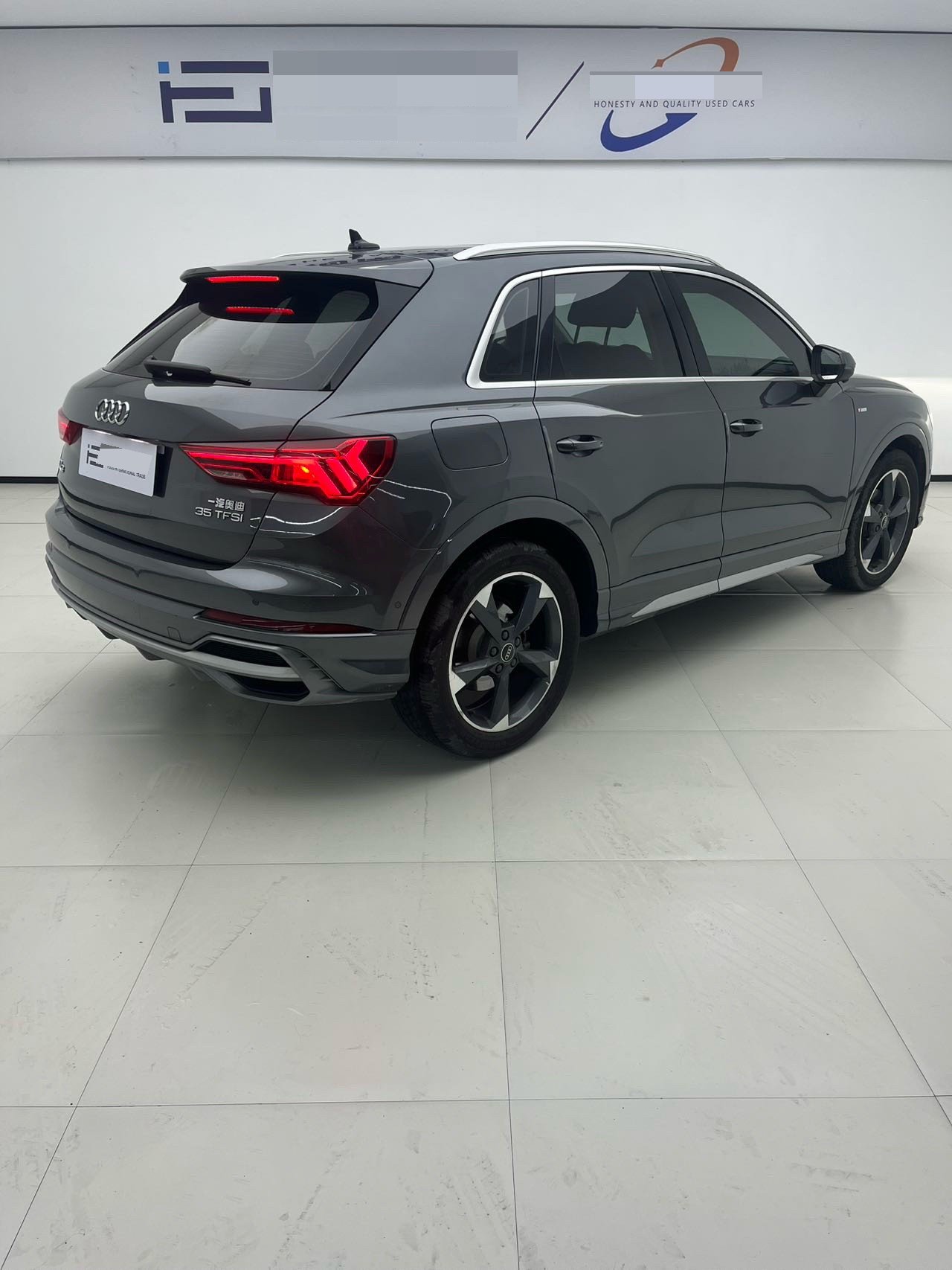 Audi Q3 2021 car image #6