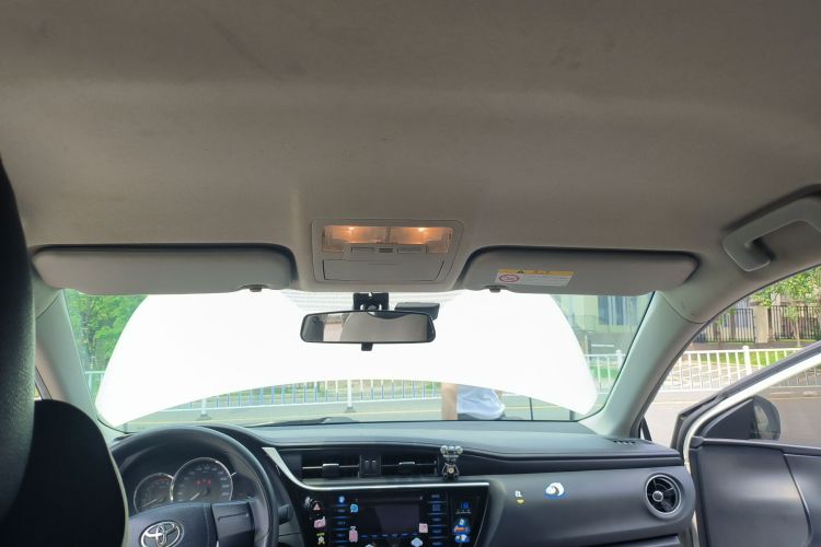 Toyota Corolla 2017 car image #16