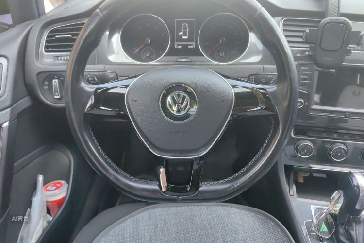 Volkswagen Golf 2017 car image #12