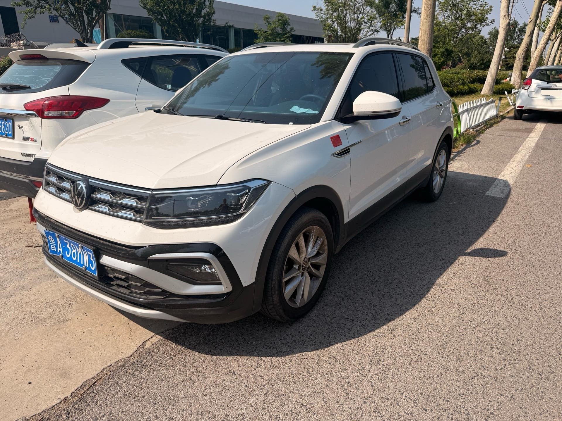 Volkswagen T-Cross 2021 car image 