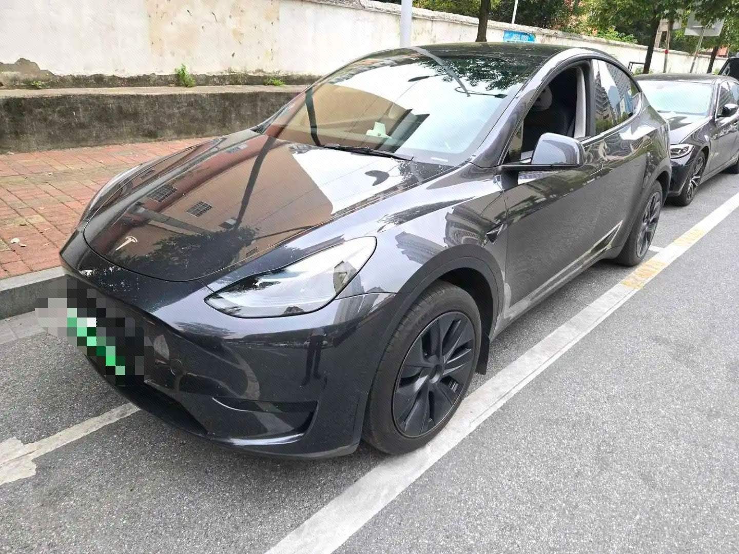 Tesla Model Y 2025 Tesla Model Y 2025 car image