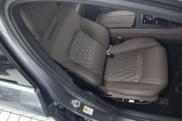 BYD Han 2023 image de voiture #24