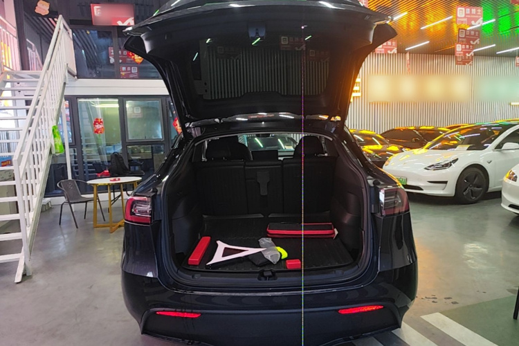 Tesla Model Y 2024 #21 Tesla Model Y 2024 car image #21