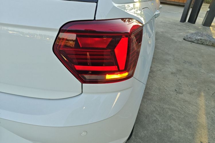 Volkswagen Polo 2021 car image #8