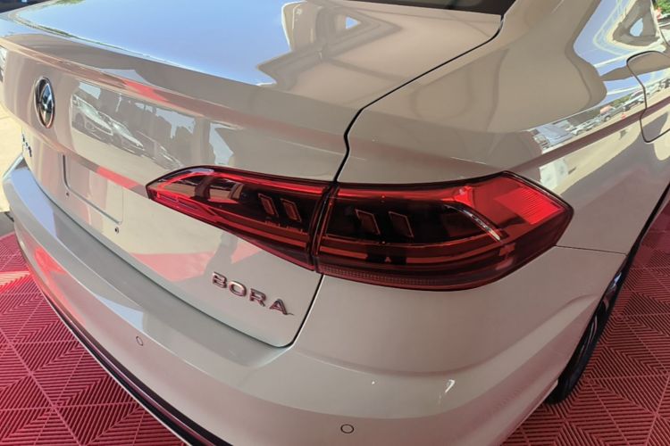 Volkswagen Bora 2026 car image #8