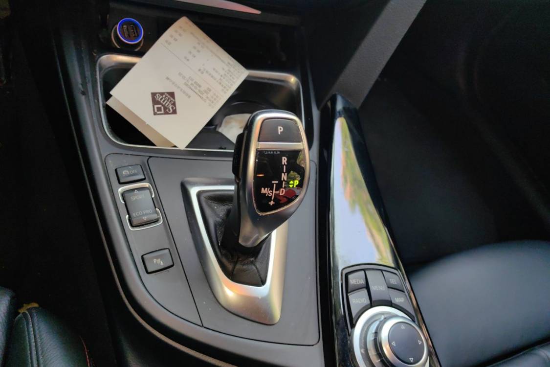 BMW 3 Series 2015 car image #27