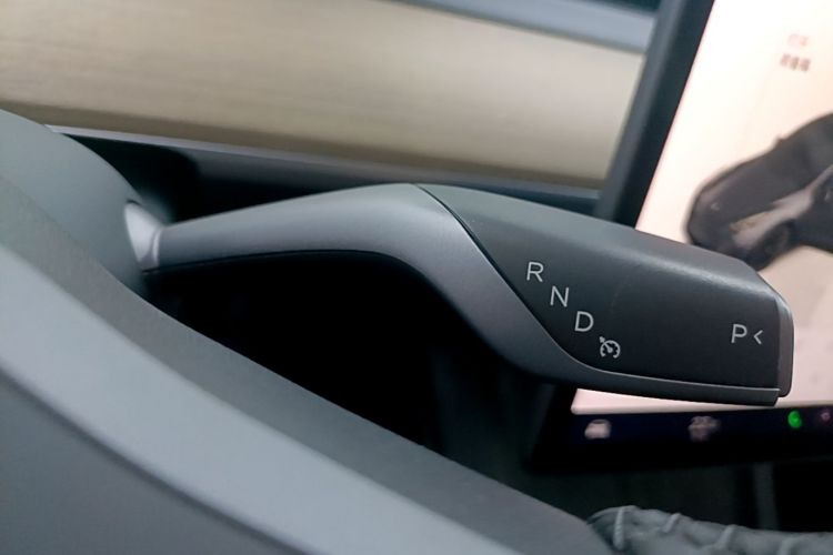 Tesla Model Y 2022 image de voiture #18