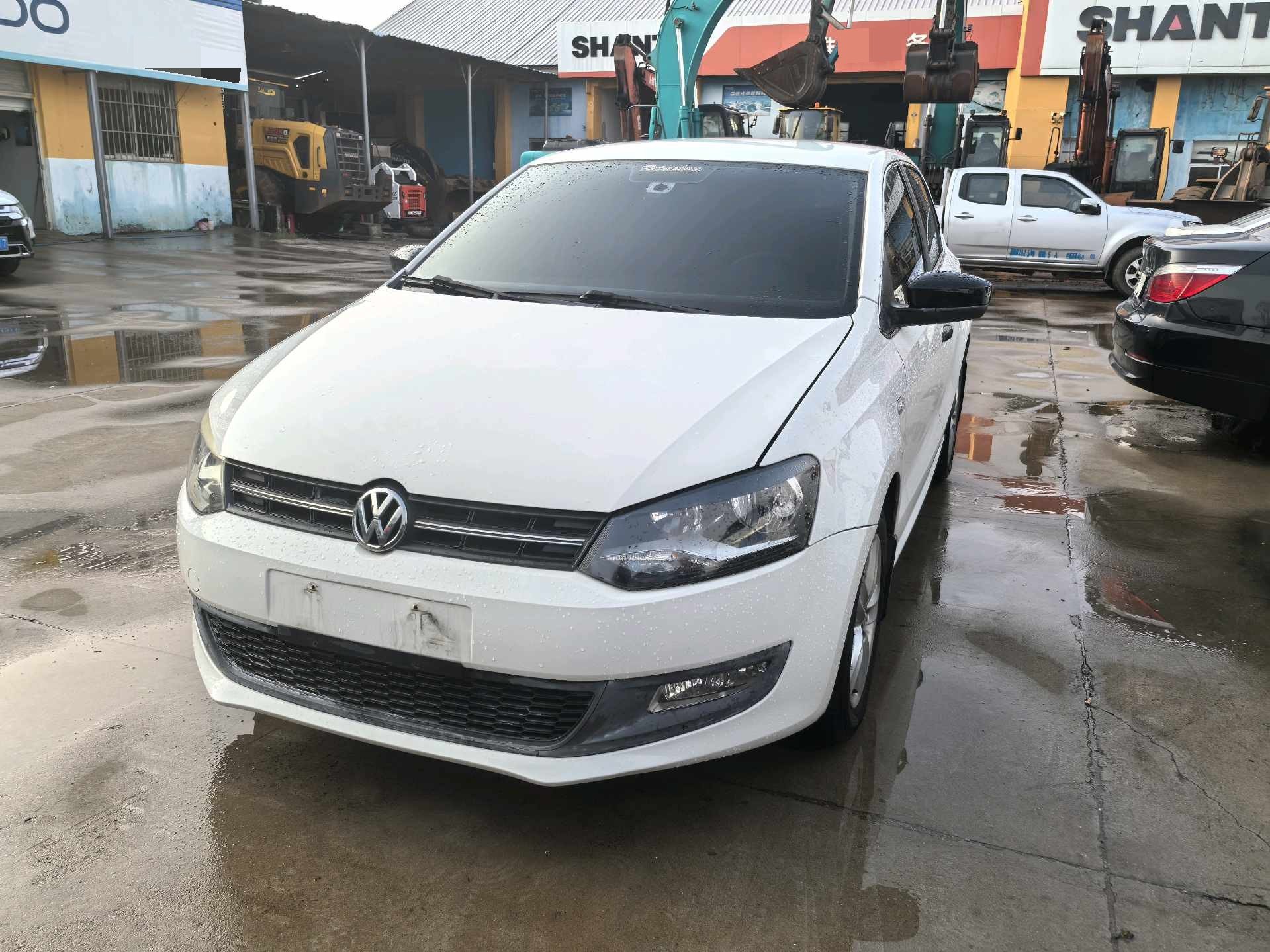Volkswagen Polo 2014 Volkswagen Polo 2014 car image
