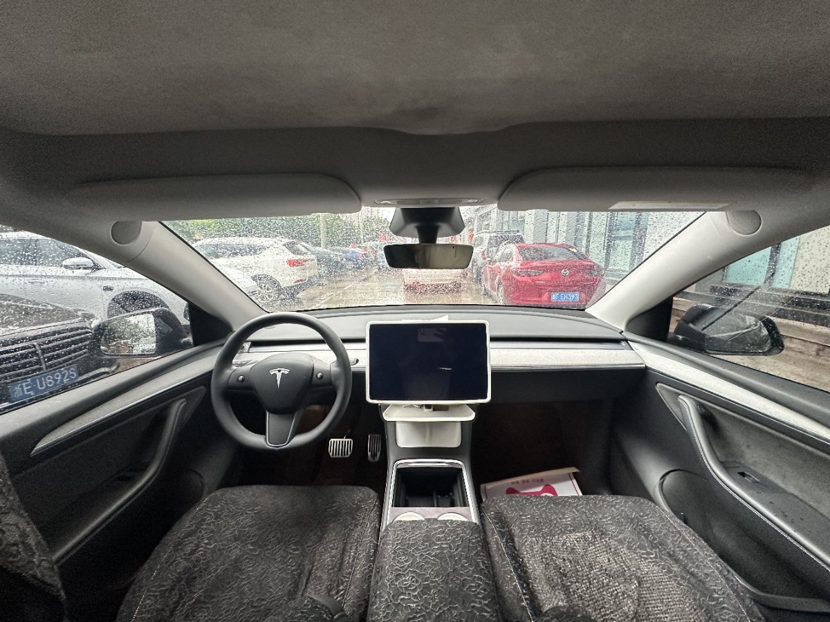 Tesla Model Y 2024 car image #5