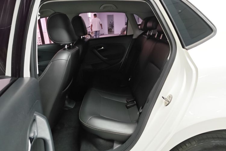 Volkswagen Polo 2016 #13 Volkswagen Polo 2016 car image #13