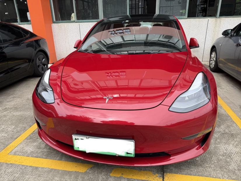 Tesla Model 3 2022 car image #2