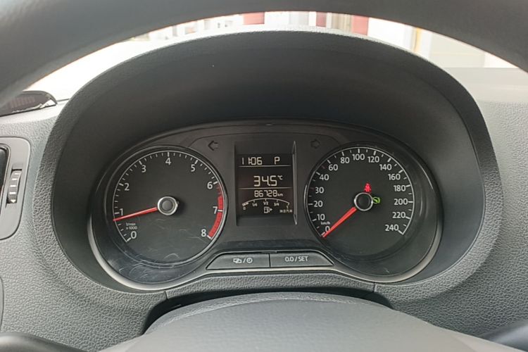 Volkswagen Polo 2017 car image #16