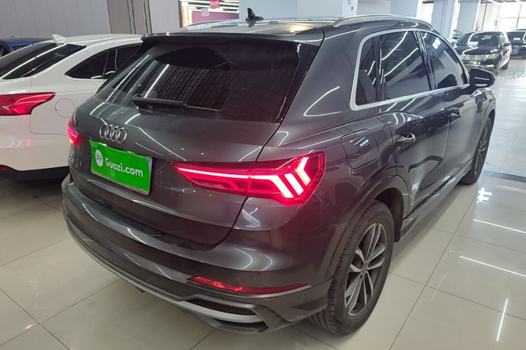 Audi Q3 2021 car image #7
