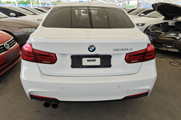BMW 3 Series 2019 car image #6