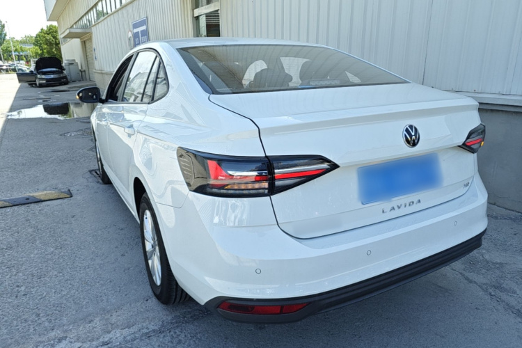 Volkswagen Lavida 2025 car image #5
