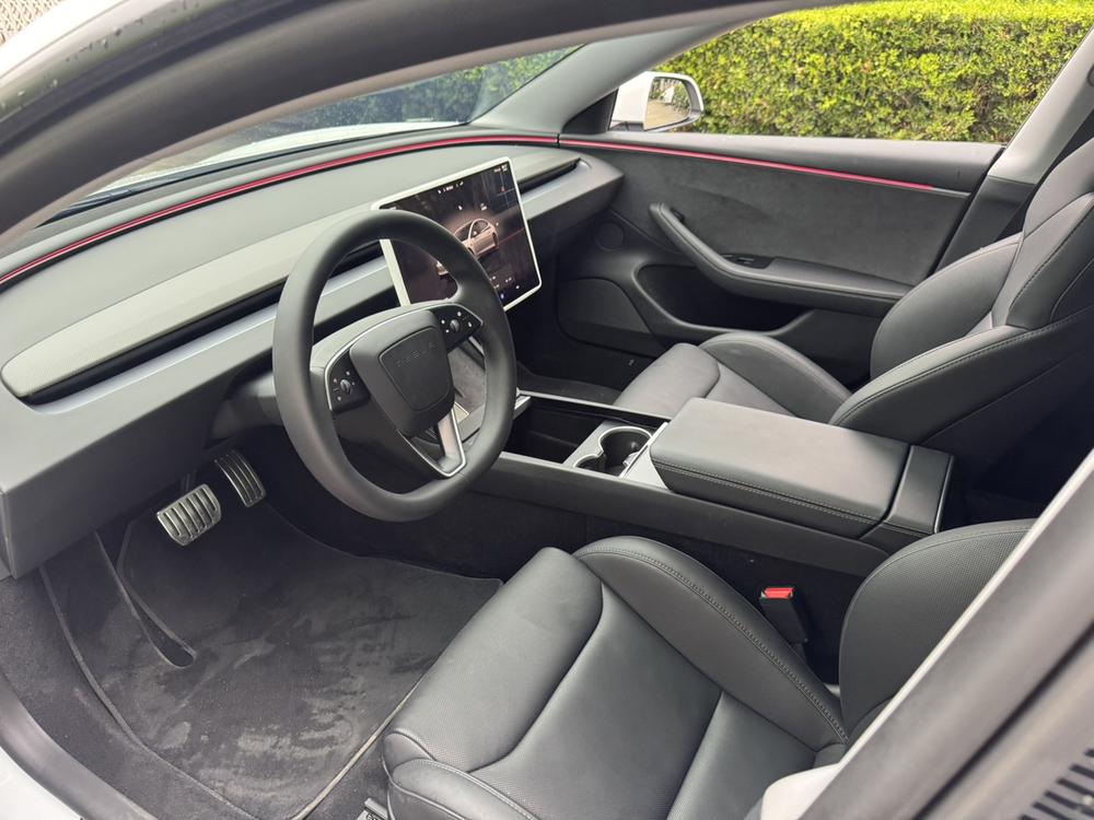 Tesla Model 3 2025 car image #9