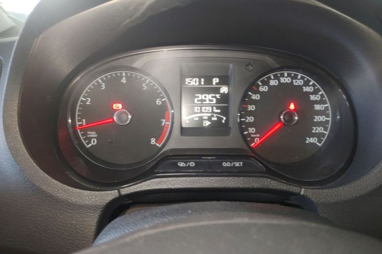 Volkswagen Polo 2018 car image #12