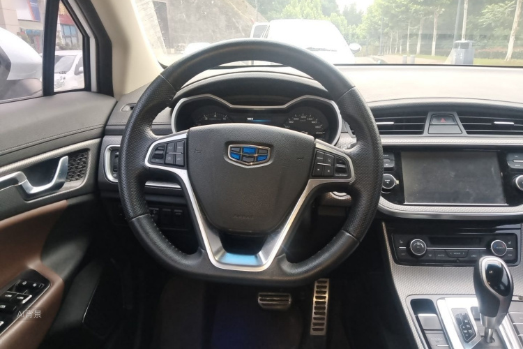 GEELY Emgrand GS 2016 car image #12