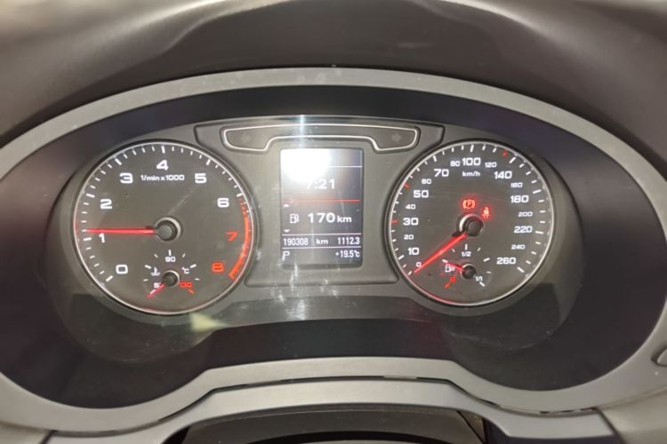Audi Q3 2015 #16 Audi Q3 2015 car image #16