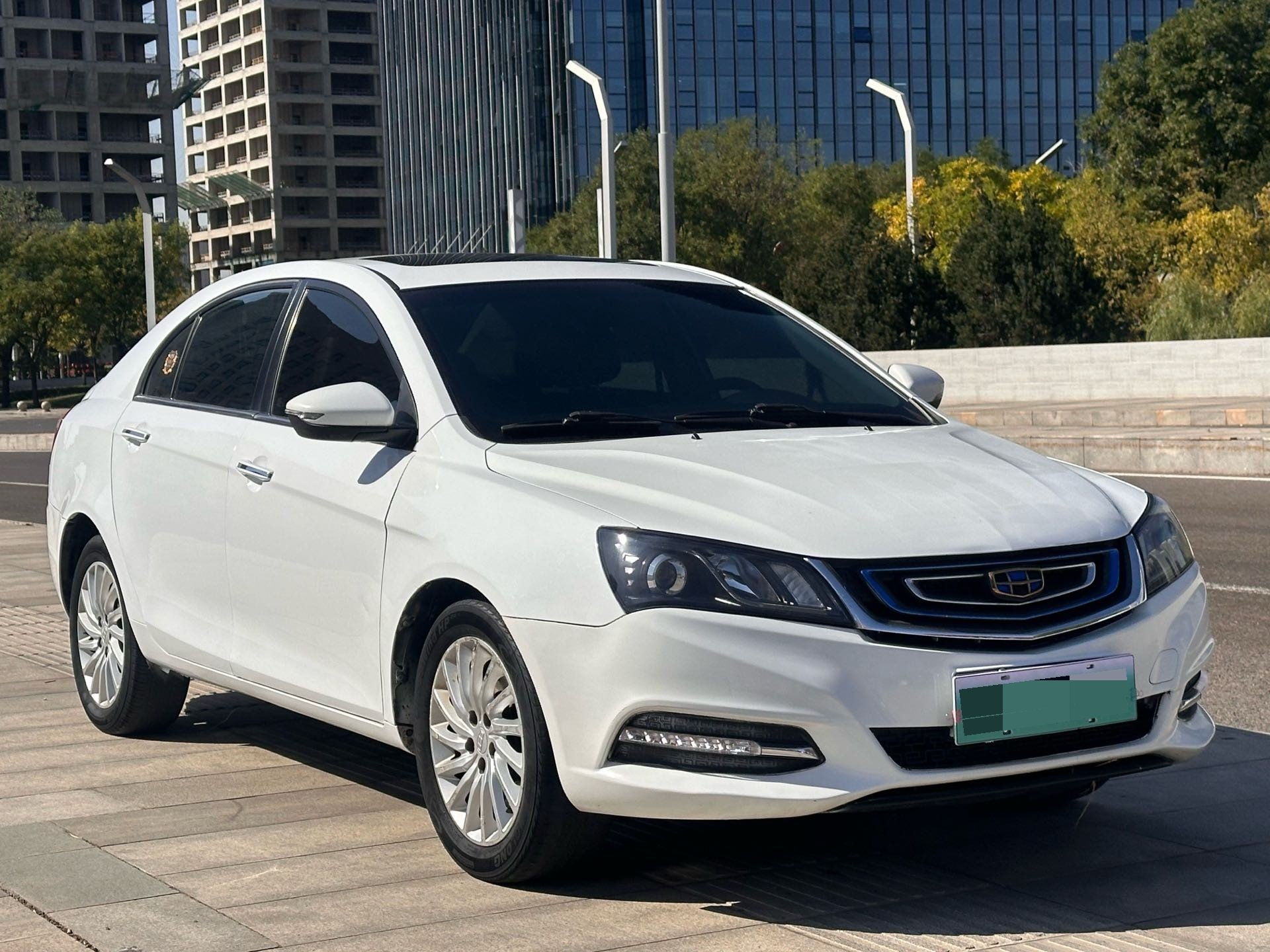 GEELY Emgrand New Energy 2017 #2 GEELY Emgrand New Energy 2017 изображение автомобиля #2