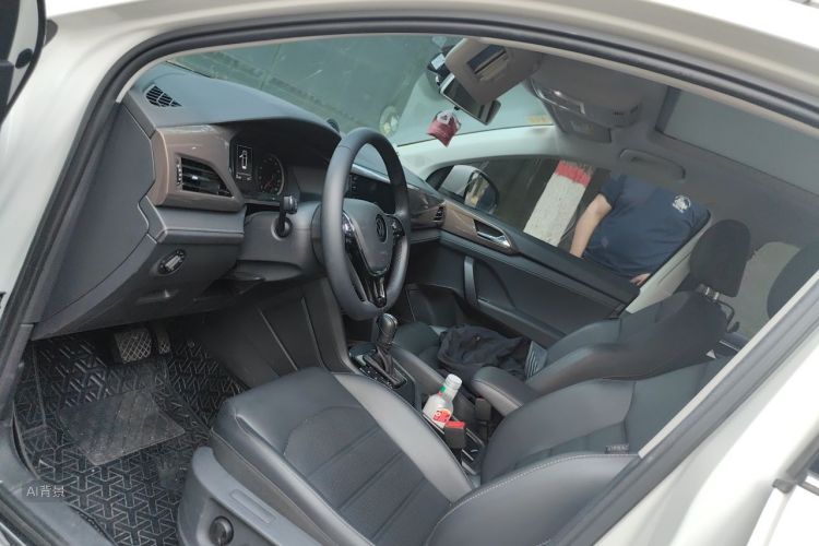 Volkswagen Tharu 2021 car image #17