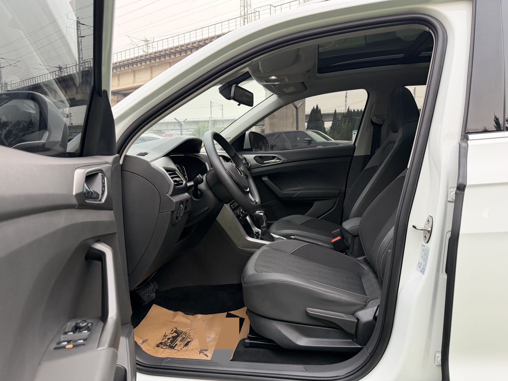 Volkswagen T-Cross 2023 #8 Volkswagen T-Cross 2023 صورة سيارة #8