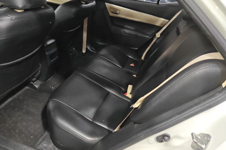 Toyota Corolla 2018 immagine di auto #17