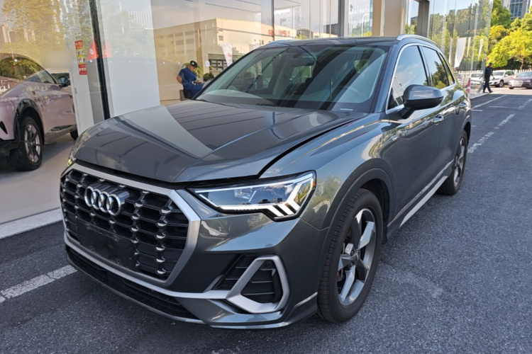Audi Q3 2019 #2 Audi Q3 2019 car image #2