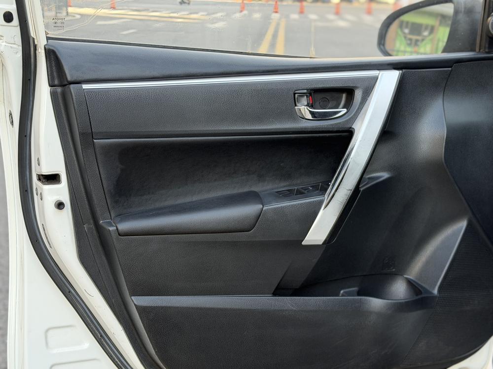 Toyota Corolla 2017 car image #10