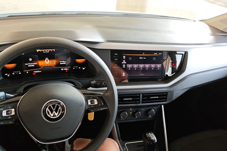 Volkswagen Polo 2023 car image #10