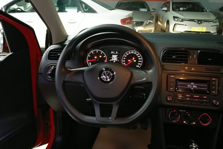Volkswagen Polo 2016 immagine di auto #15