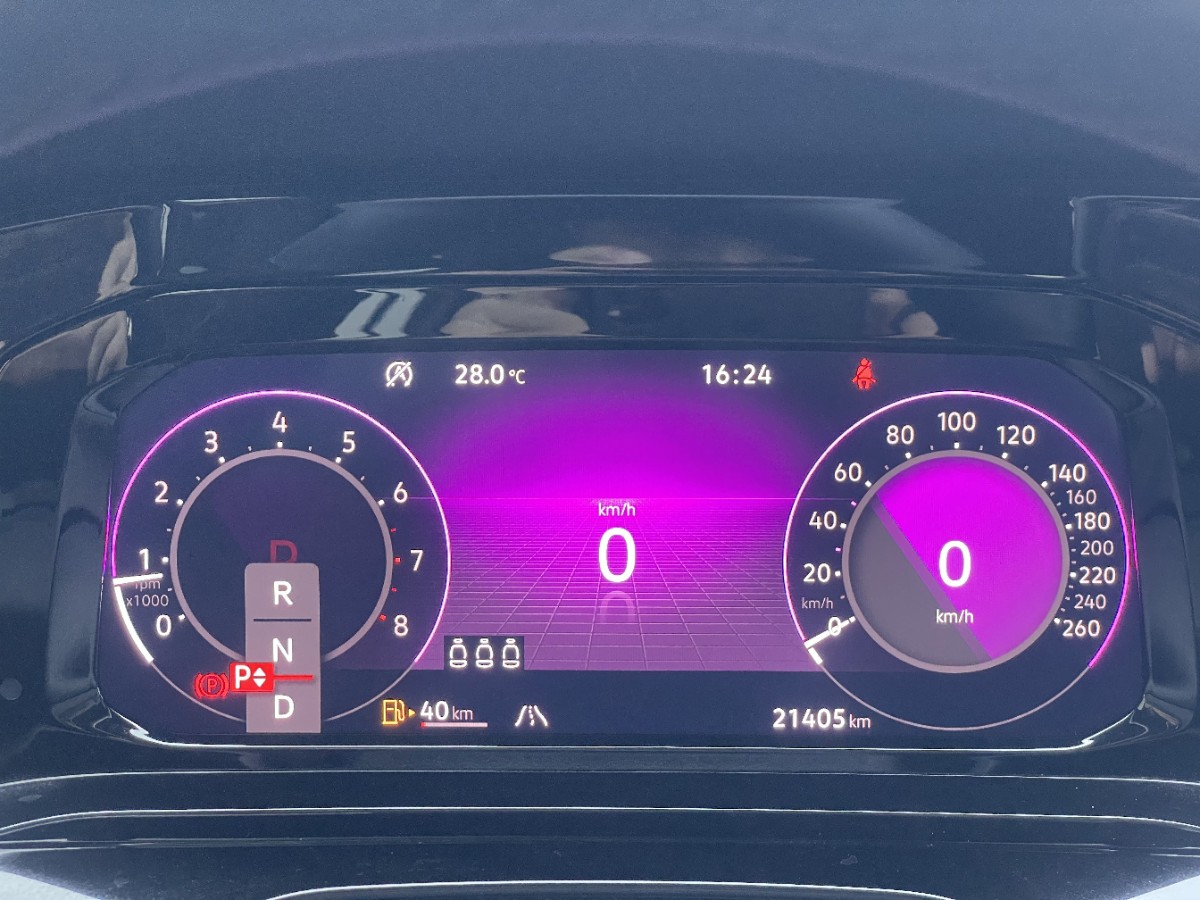Volkswagen Golf 2023 car image #5