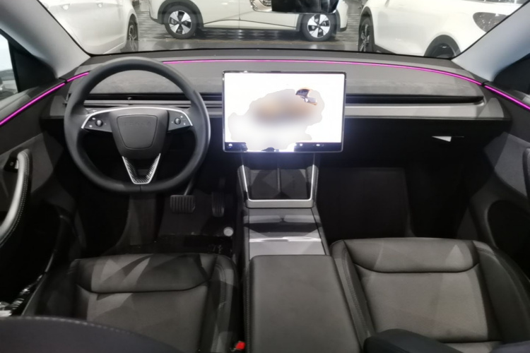 Tesla Model Y 2025 #11 Tesla Model Y 2025 car image #11