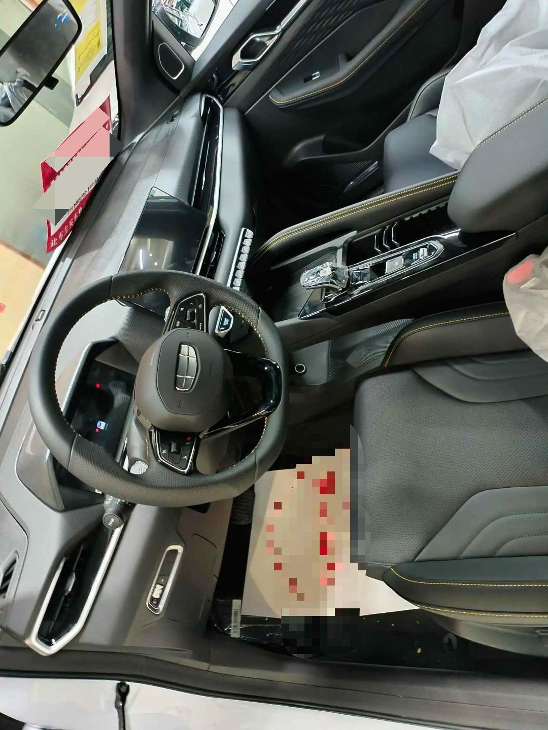 GEELY Coolray 2026 #4 GEELY Coolray 2026 car image #4