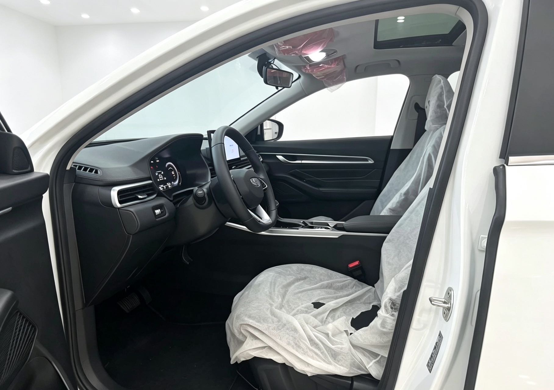 GEELY Emgrand 2025 #5 GEELY Emgrand 2025 car image #5