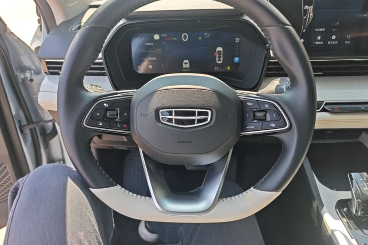 GEELY Emgrand L HiP 2022 immagine di auto #11