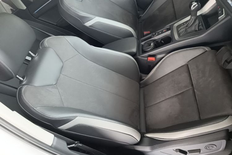 Audi Q3 2023 car image #24