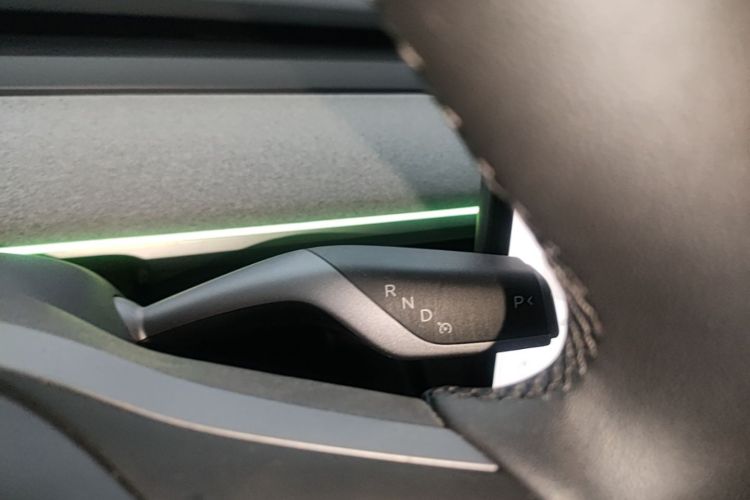 Tesla Model Y 2024 #14 Tesla Model Y 2024 car image #14