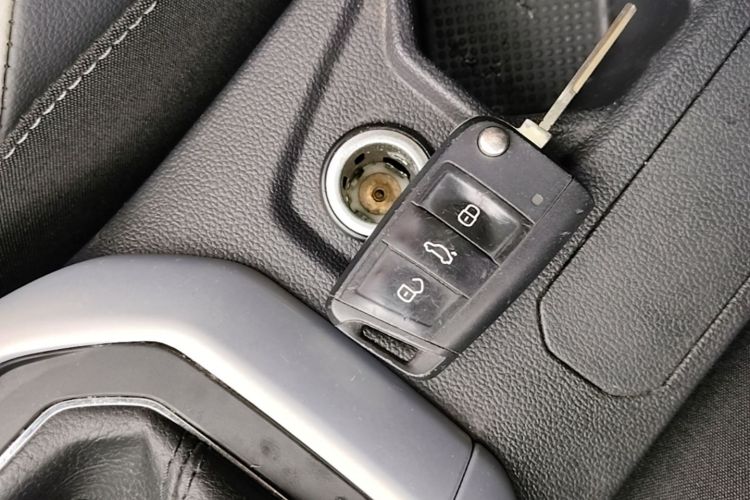 Volkswagen Polo 2021 car image #9