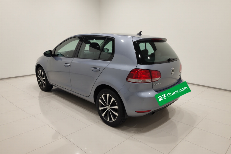 Volkswagen Golf 2012 car image #5