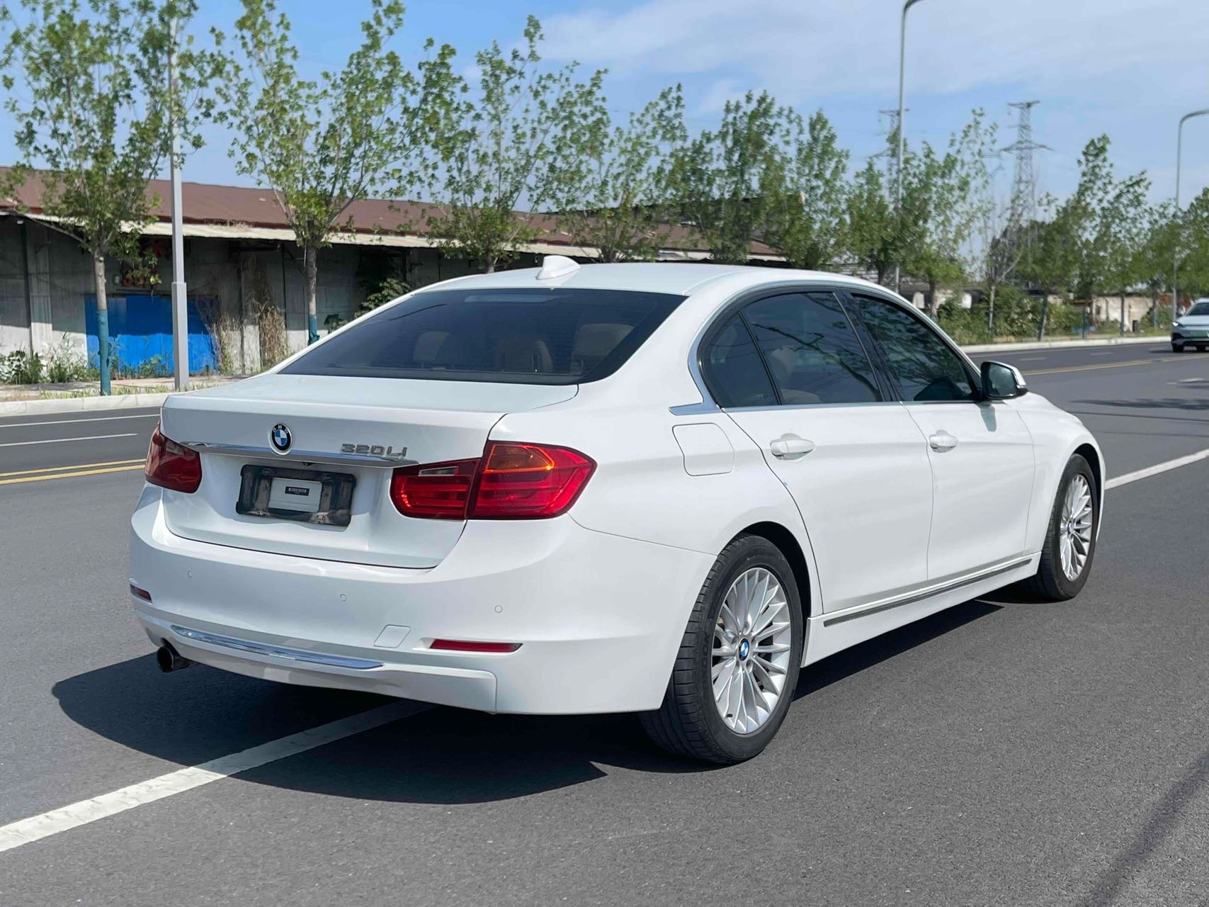 BMW 3 Series 2012 car image #11