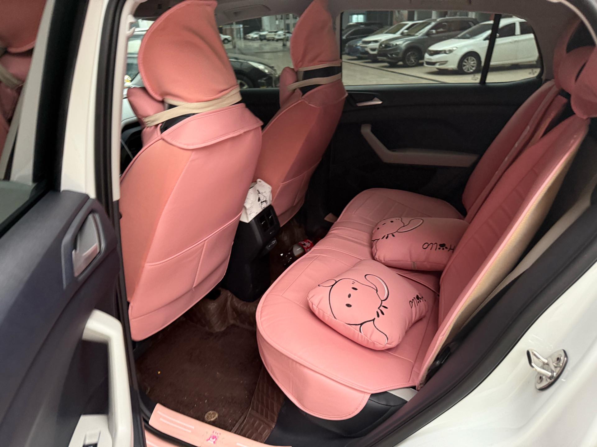 Volkswagen Tharu 2025 car image #4