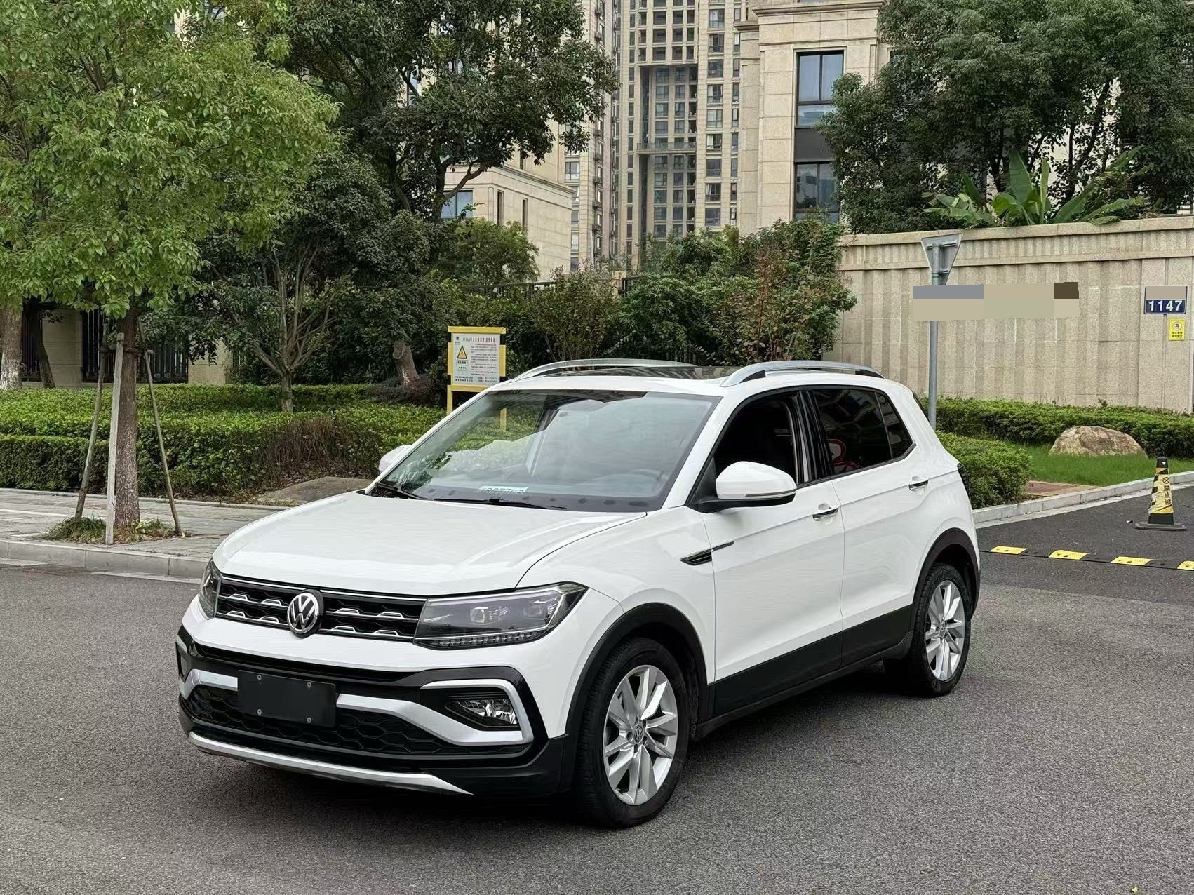 Volkswagen T-Cross 2020 car image 