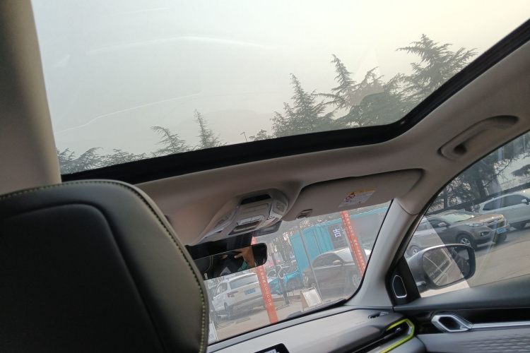 GEELY Coolray 2023 car image #18