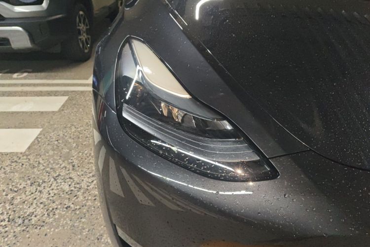Tesla Model Y 2024 car image #8