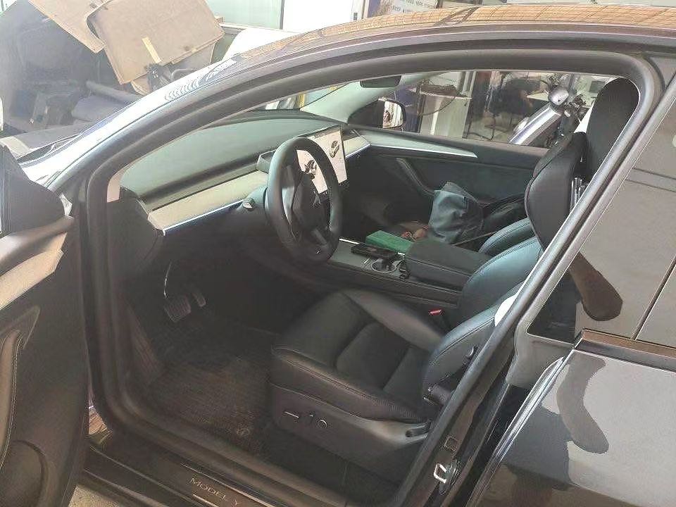 Tesla Model Y 2024 #5 Tesla Model Y 2024 car image #5