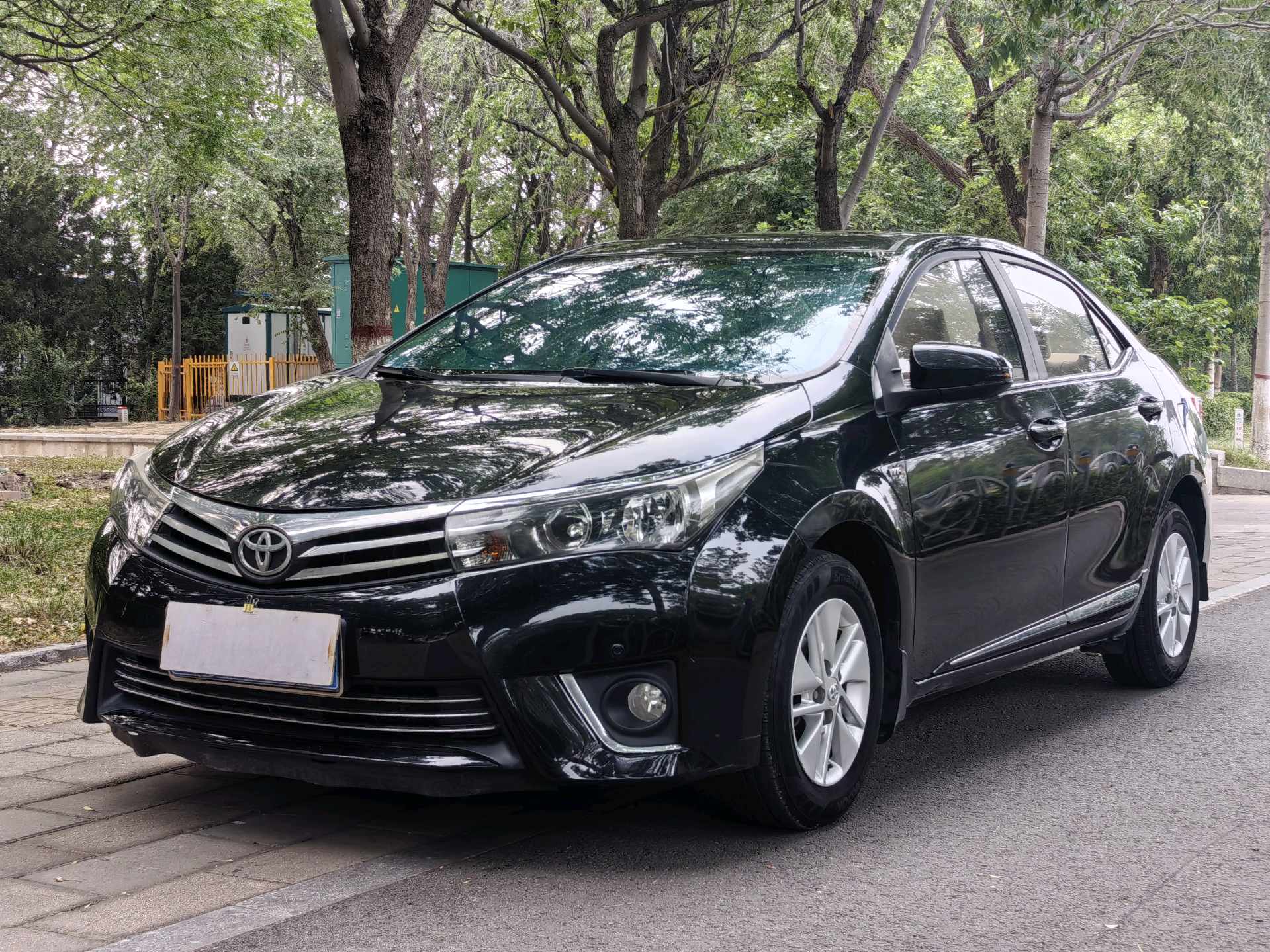 Toyota Corolla 2015 Toyota Corolla 2015 car image