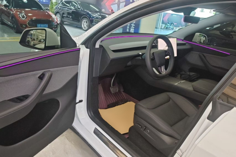Tesla Model Y 2025 #16 Tesla Model Y 2025 car image #16