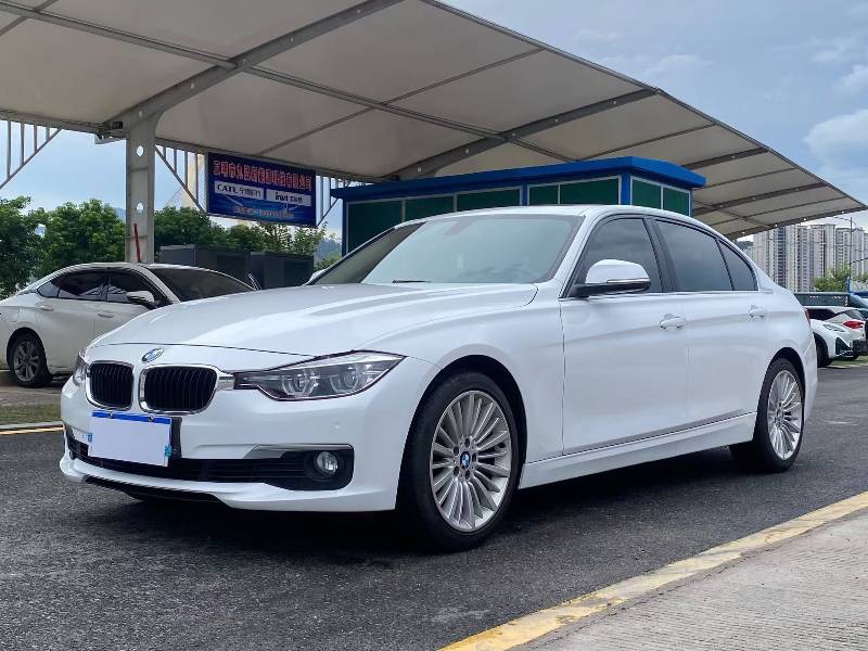 BMW 3 Series 2018 изображение автомобиля 